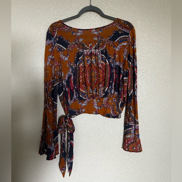 Free People Fionas Wrap Blouse Womens Size S Bell Sleeve Paisley Casual boho - Picture 3 of 9